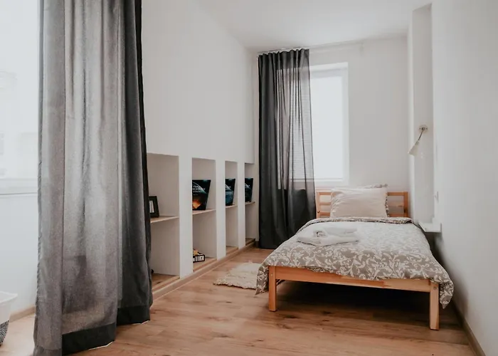 Artiesta - 5 Daire *