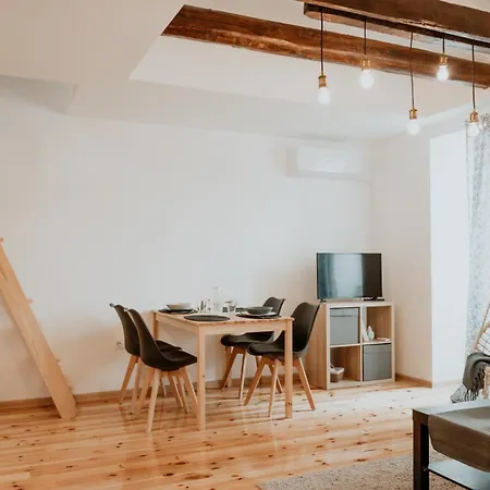 דירה Artiesta - 7 Apartments In Sofia City Center סופיה
