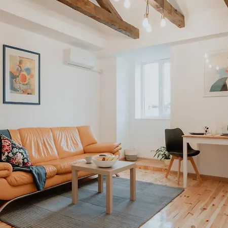 דירה Artiesta - 7 Apartments In Sofia City Center