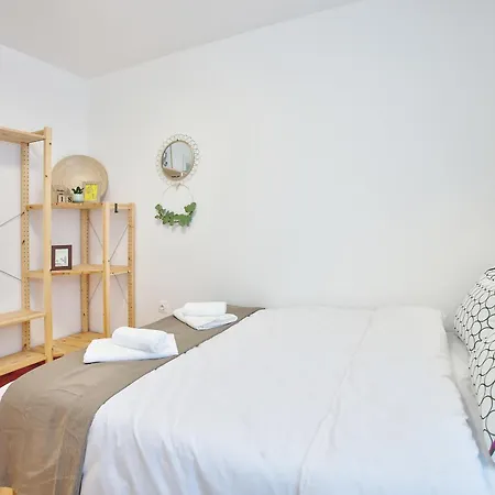 Artiesta - 5 *