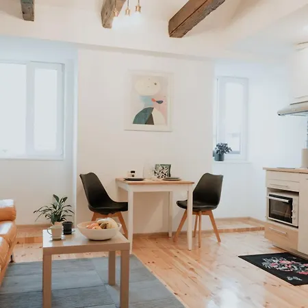 Artiesta - 7 Apartments In Sofia City Center דירה *