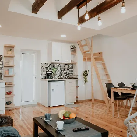 דירה Artiesta - 7 Apartments In Sofia City Center סופיה