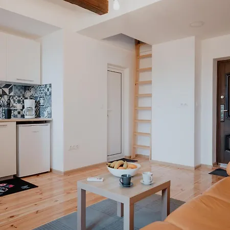 Artiesta - 7 Apartments In Sofia City Center דירה סופיה