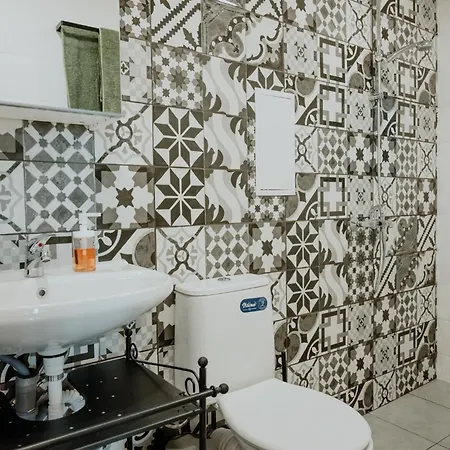Artiesta - 7 Apartments In Sofia City Center *
