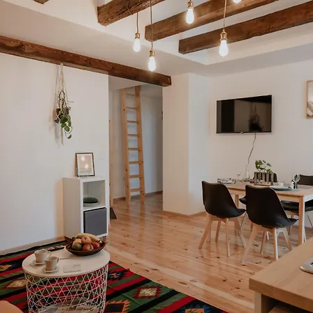 Artiesta - 7 Apartments In Sofia City Center סופיה