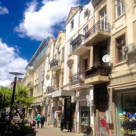 Artiesta - 7 Apartments In Sofia City Center * סופיה