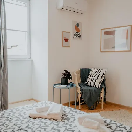 아파트 Artiesta - 5 *