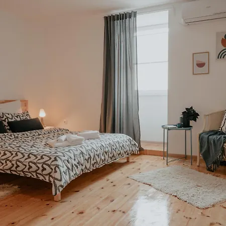 Artiesta - 7 Apartments In Sofia City Center * סופיה