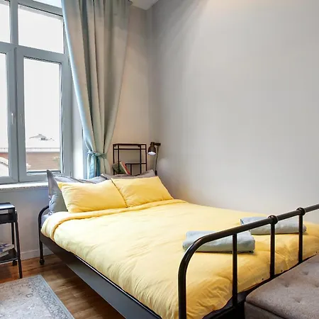 아파트 Artiesta - 5 *